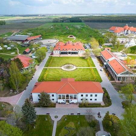 Hungarikum Hotel Lakitelek Εξωτερικό φωτογραφία