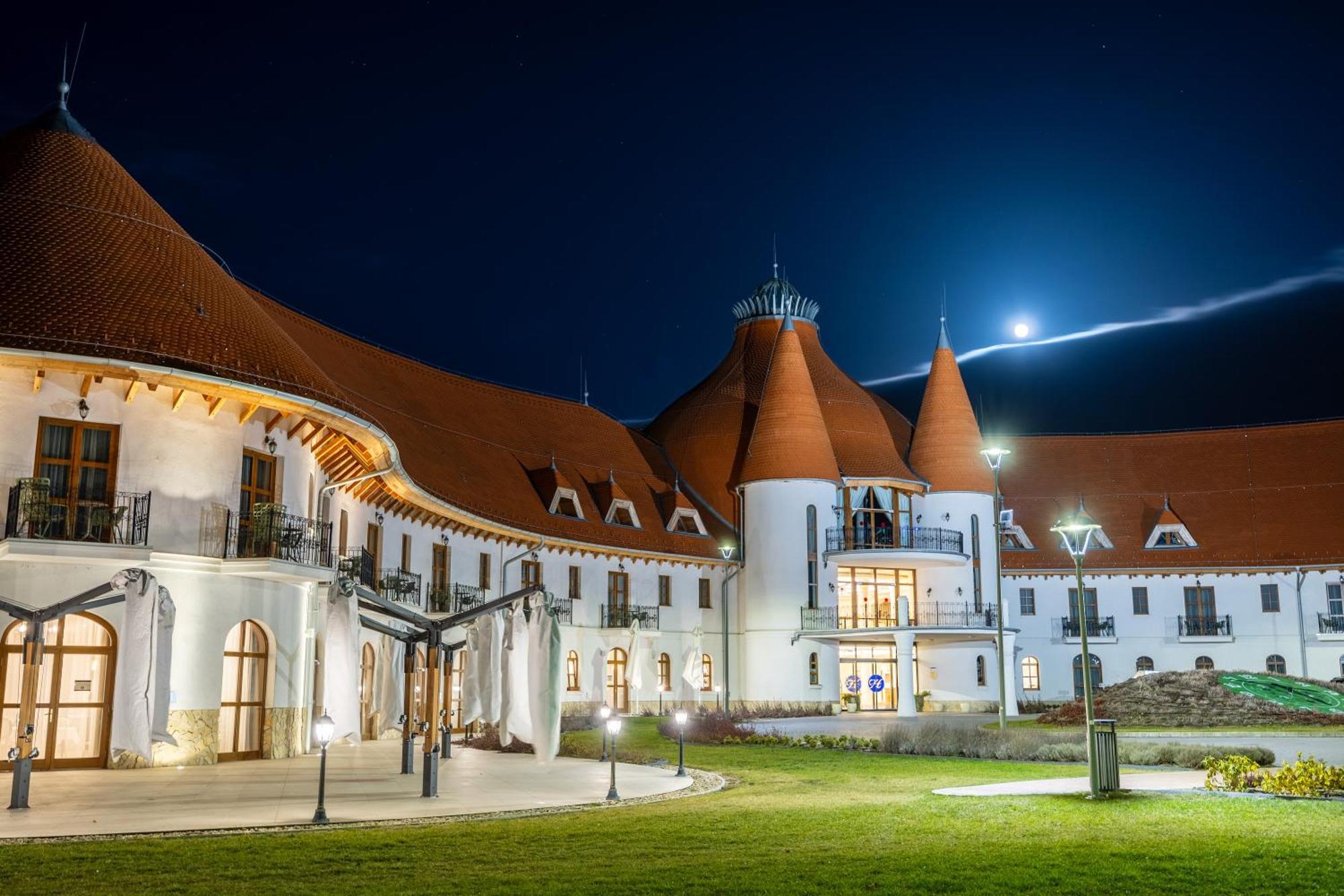 Hungarikum Hotel Lakitelek Εξωτερικό φωτογραφία